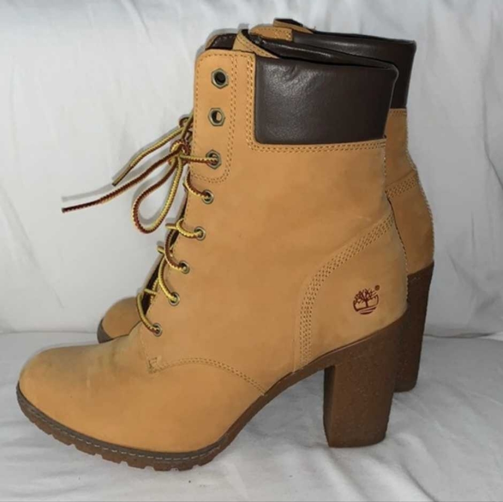 ⭐👢 NWOT Women Timberland heel boots